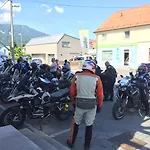 Bajt Ξενοδοχείο 3*