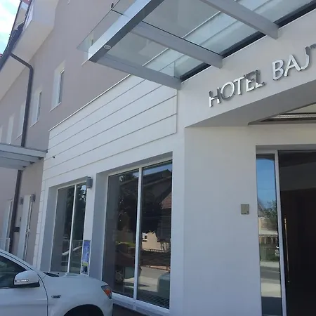 Hotell Bajt 3*